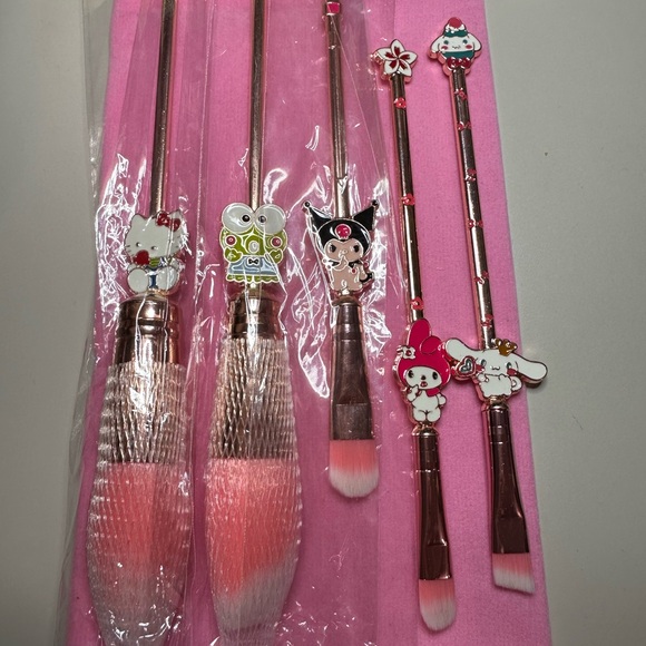 Sanrio Character Makeup Brush Set - Pink and Gold - Picture 3 of 13